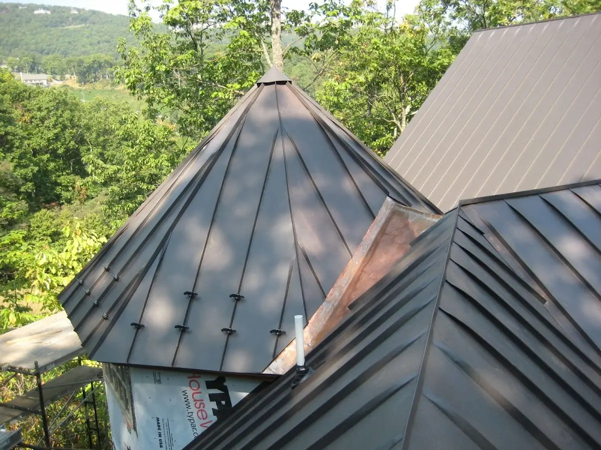 Professional Roof Tarp Installation by Craftsman Roofing in Forest Ridge